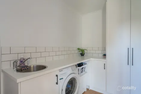 Property photo of 1/4 Allanbrae Place Devonport TAS 7310