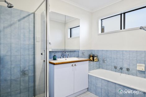 Property photo of 14 Pinto Close Endeavour Hills VIC 3802