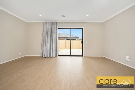 Property photo of 23 Welsummer Drive Clyde North VIC 3978