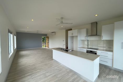 Property photo of 15 Toorak Place Castle Hill QLD 4810