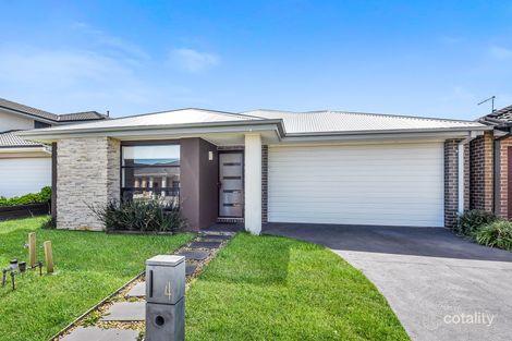 4 Chagall Pde, Clyde North, VIC 3978