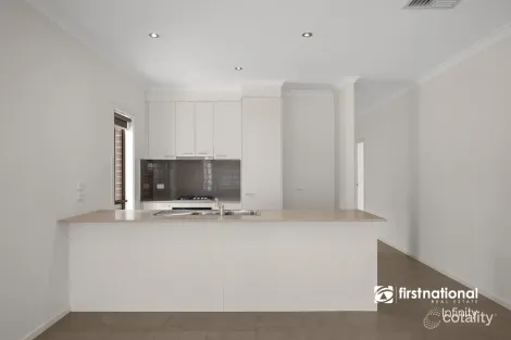 Property photo of 70 Carmen Road Point Cook VIC 3030
