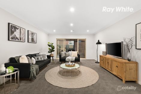 Property photo of 10 Aisha Crescent Dingley Village VIC 3172