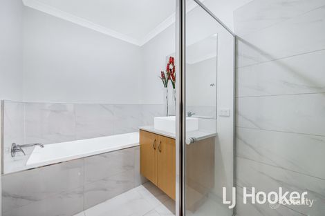 Property photo of 5 Armidale Drive Pakenham VIC 3810