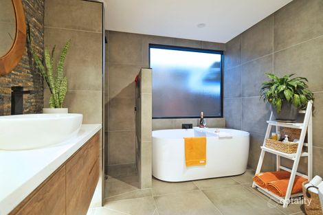 Property photo of 32 Elanora Drive Burleigh Heads QLD 4220