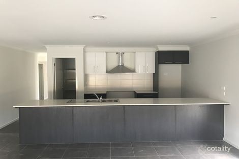 Property photo of 14 Wendy Way Pakenham VIC 3810