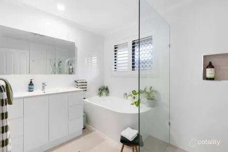 Property photo of 22 Flemington Street Banora Point NSW 2486