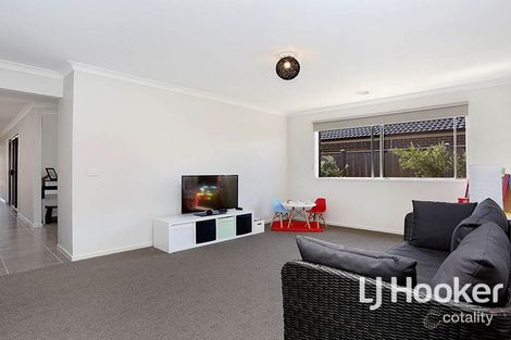 Property photo of 11 Whitecaps Avenue Point Cook VIC 3030