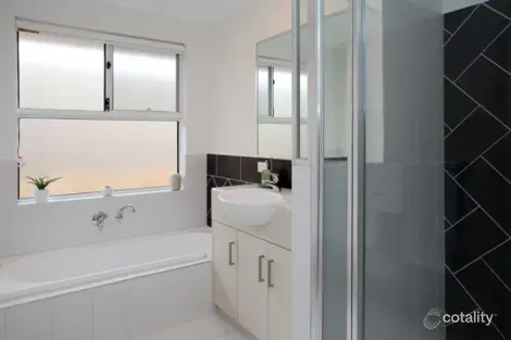 Property photo of 5 Spindrift Vista Glenfield WA 6532
