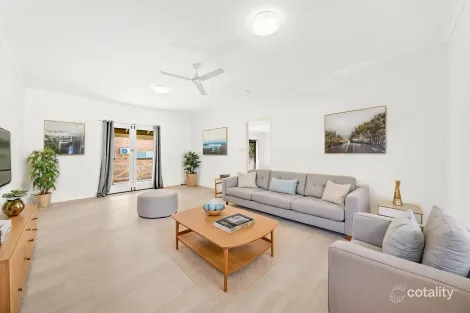 542 NEWNHAM RD, UPPER MOUNT GRAVATT, QLD 4122