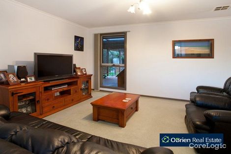 Property photo of 11 Frances Crescent Cranbourne North VIC 3977