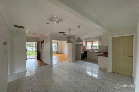 Property photo of 5 Liston Avenue Reservoir VIC 3073