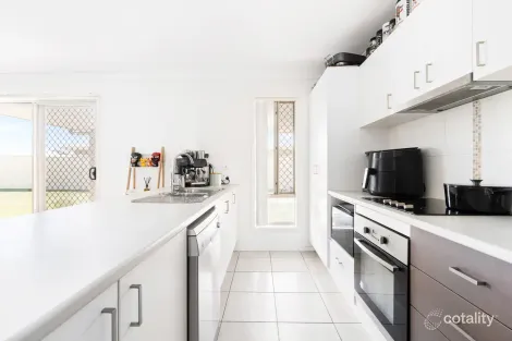 Property photo of 10 Windermere Street Emerald QLD 4720