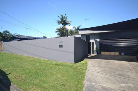 8 Koonwarra St, Labrador, QLD 4215