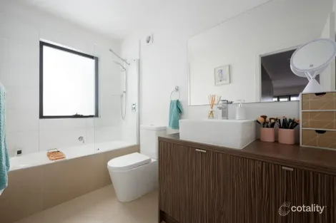 Property photo of 2/11 Grnja Way Carrum Downs VIC 3201