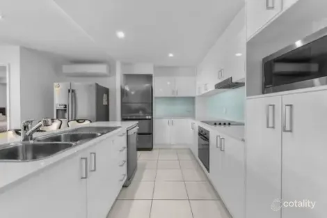 Property photo of 305/20 Playfield Street Chermside QLD 4032