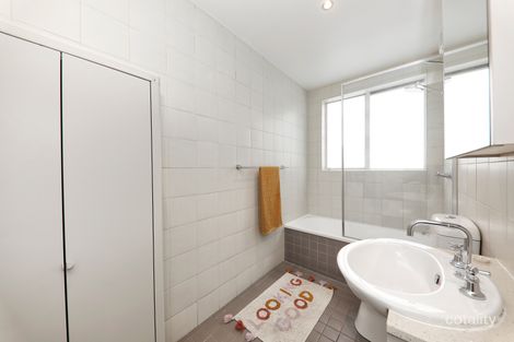 Property photo of 2/14 Liddiard Street Hawthorn VIC 3122