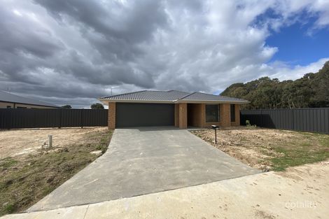 33 Hardie Pl, Stratford, VIC 3862