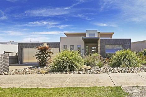 36 Leigh Rd, Highton, VIC 3216