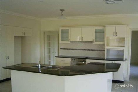 Property photo of 2 Scott Place Young NSW 2594