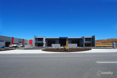 2/10 Niche Pde, Wangara, WA 6065