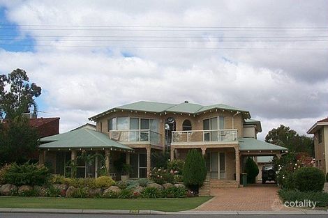 295 Riverton Dr N, Shelley, WA 6148