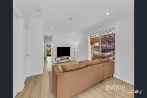 Property photo of 28 Ruby Place Werribee VIC 3030