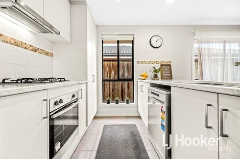 Property photo of 2/14 Hair Court Beaconsfield VIC 3807