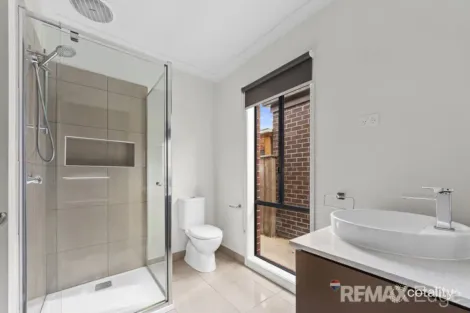 Property photo of 21 Obsidian Avenue Tarneit VIC 3029