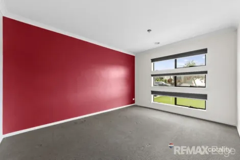 Property photo of 21 Obsidian Avenue Tarneit VIC 3029