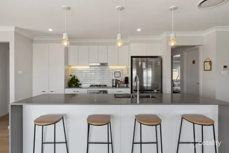 Property photo of 1 Jindalee Crescent Nowra NSW 2541