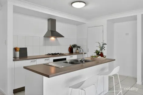 Property photo of 67 Fred Pham Crescent Doolandella QLD 4077