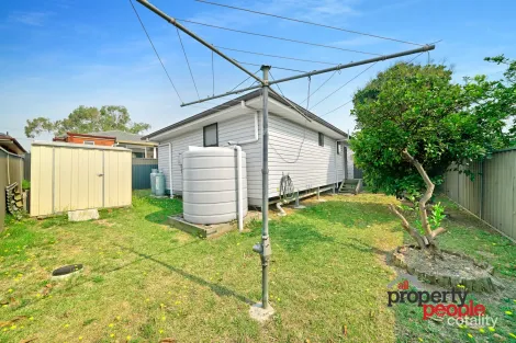 Property photo of 18 Harvey Street Macquarie Fields NSW 2564