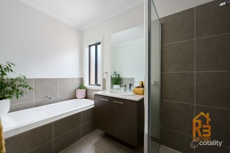 Property photo of 21 Cyathea Street Drouin VIC 3818