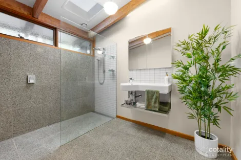 Property photo of 8 Eumeralla Avenue Templestowe Lower VIC 3107