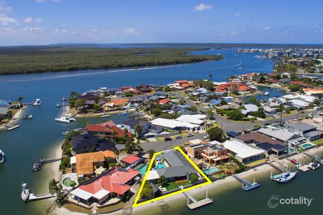 Property photo of 22 Dobell Avenue Paradise Point QLD 4216