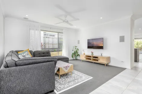 Property photo of 98 Surround Street Dakabin QLD 4503