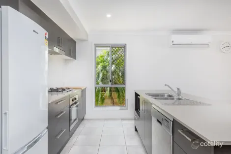 Property photo of 98 Surround Street Dakabin QLD 4503