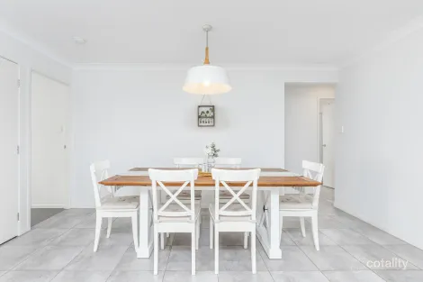 Property photo of 98 Surround Street Dakabin QLD 4503