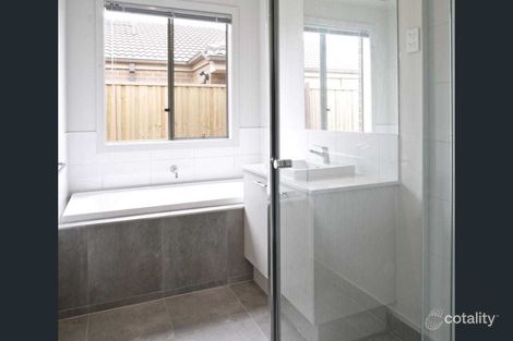 Property photo of 24 Whites Road Mount Duneed VIC 3217