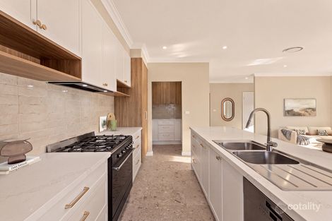 Property photo of 8 McNevin Close Calderwood NSW 2527