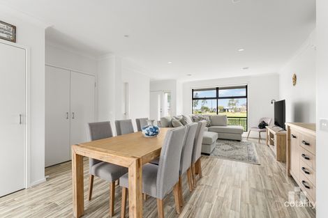 Property photo of 8 Cecil Walk Mickleham VIC 3064