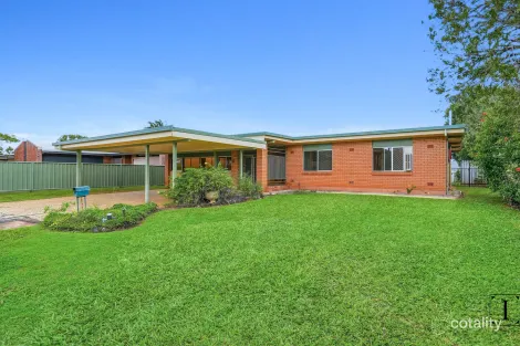 Property photo of 29 Koppen Terrace Mooroobool QLD 4870