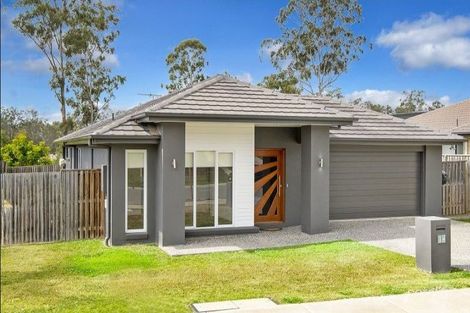 34 Dillon Ave, Augustine Heights, QLD 4300