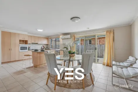 Property photo of 1A Daniher Close Berwick VIC 3806