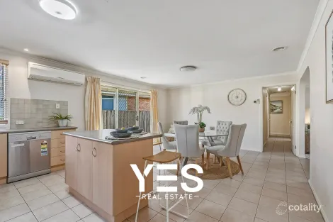 Property photo of 1A Daniher Close Berwick VIC 3806