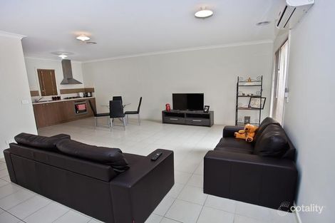 Property photo of 2 Thatcham Lane Craigieburn VIC 3064