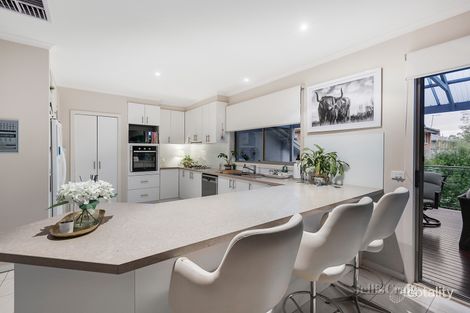 Property photo of 32 Baradine Terrace Donvale VIC 3111