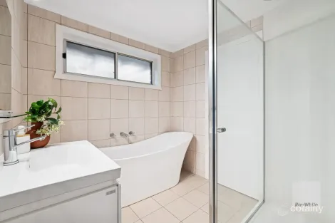Property photo of 2 Stewart Close Kealba VIC 3021