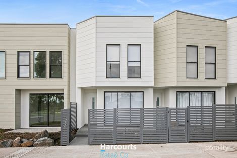 32 LINFIELD PDE, WOLLERT, VIC 3750